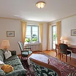 Gaestehaus Schloss *