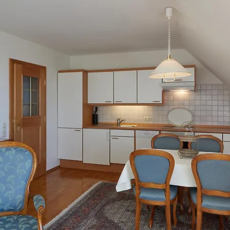 Gaestehaus Schloss Apartman *