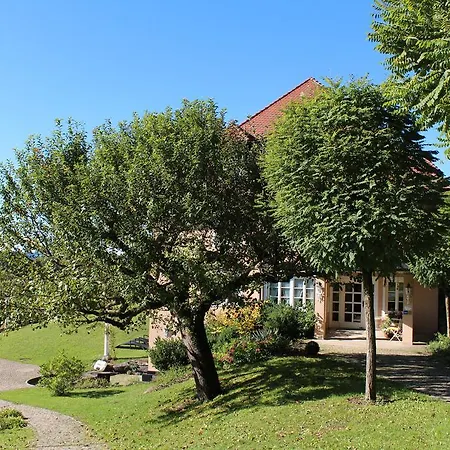 Gaestehaus Schloss Apartment Kronburg